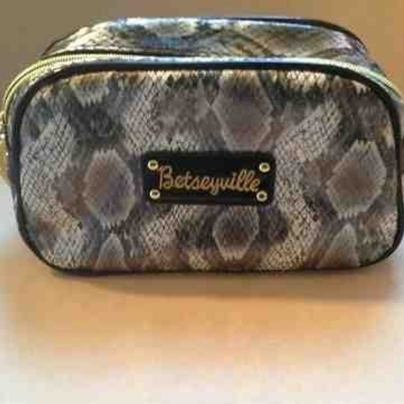 BETSEYVILLE Gray/Black Snake Print Cosmetic Bag