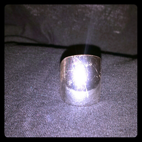 Large silvertone ring