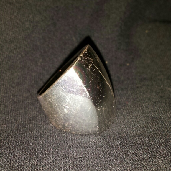 Large silvertone ring - Picture 2 of 3