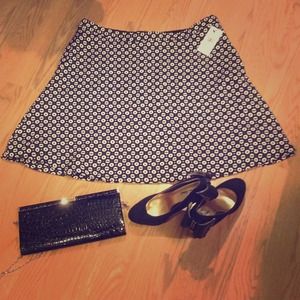 NWT Chaus graphic garden rich black skirt.