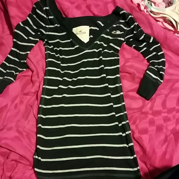 Hollister tee