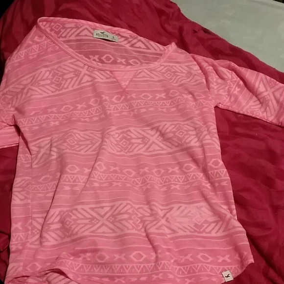 Hollister tee