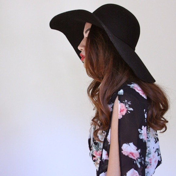 Floppy felt hat