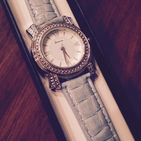 Genevex Accessories - Women's Crystal Fashion Watch