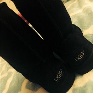 ❤️Short Black Uggs❤️