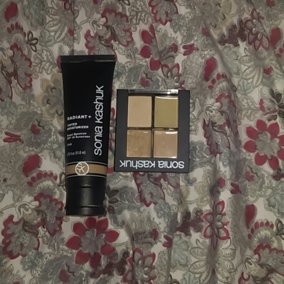Sonia kashuk hidden agenda concelar and moisturize