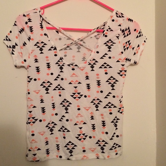 cute pattern crop top - Picture 2 of 2
