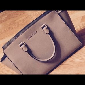 Grey Michael Kors Selma Purse 100% Authentic!!