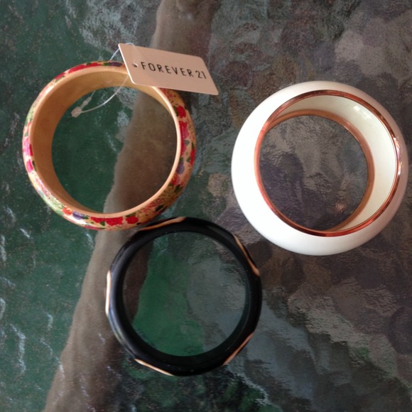 Bracelets - Picture 2 of 2