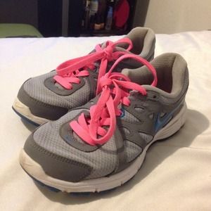 Nike revolution- reserved✨