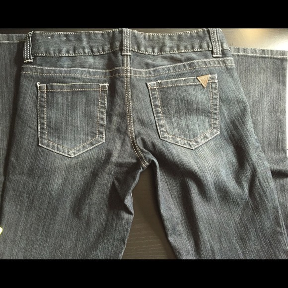 🚫DONATED🚫 GUESS JEANS - Picture 4 of 4