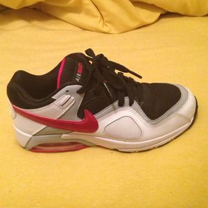 Brand new Nike Air Max 7.5 women's