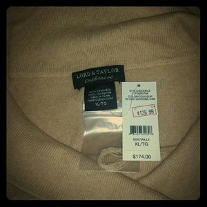 BLACK Friday Sale! NWT 100% Cashmere sweater