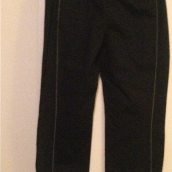 Capri Pants - Picture 3 of 4