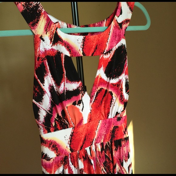 Sexy key hole maxi dress - Picture 2 of 3