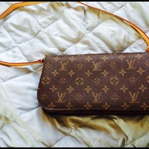 Very realistic Louis Vuitton handbag