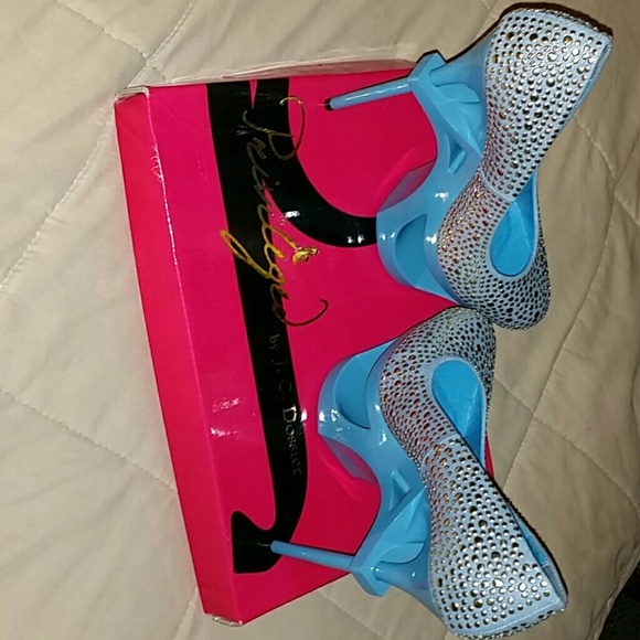 Unique Privileged Stunner Heels NWB Size 7 - Picture 2 of 4