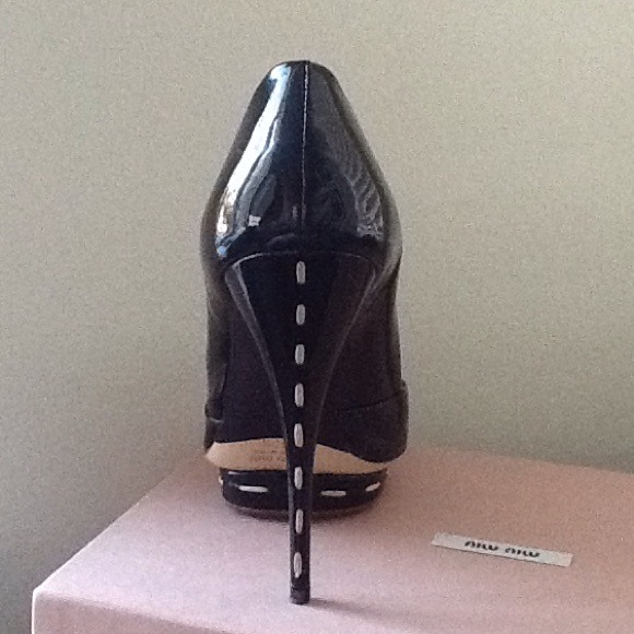 Miu Miu Pumps for one Sexy Lady - Picture 2 of 3