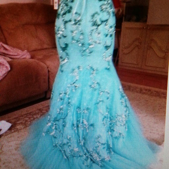 Sherri hill gown - Picture 2 of 3