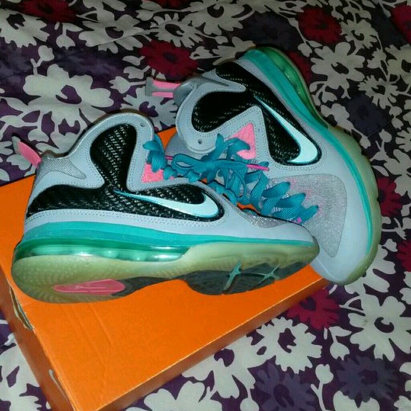 South beach lebron 9 size 4.5 - Picture 3 of 4