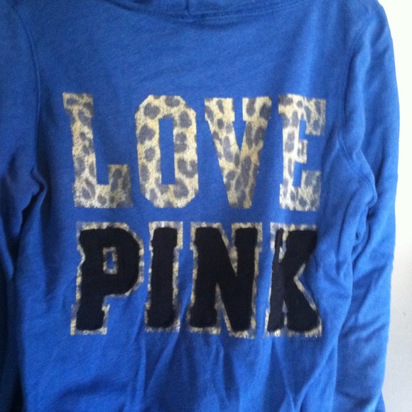 Cute leopard vs hoodie in good condition