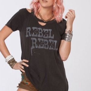 Chaser Brand LA "rebel rebel" distressed tee!!