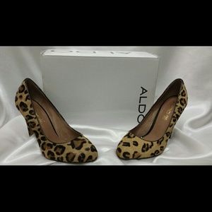 Leopard print pumps