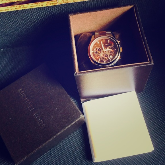 Authentic Michael KORS watch barely worn