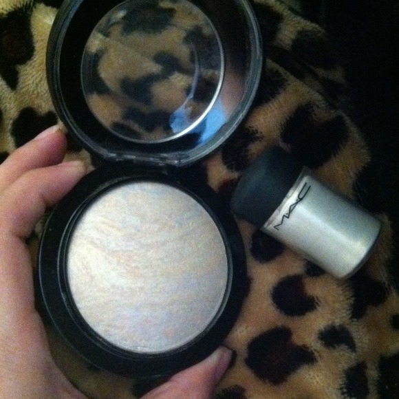 💜💜traded💜💜MAC mineralize skin finish