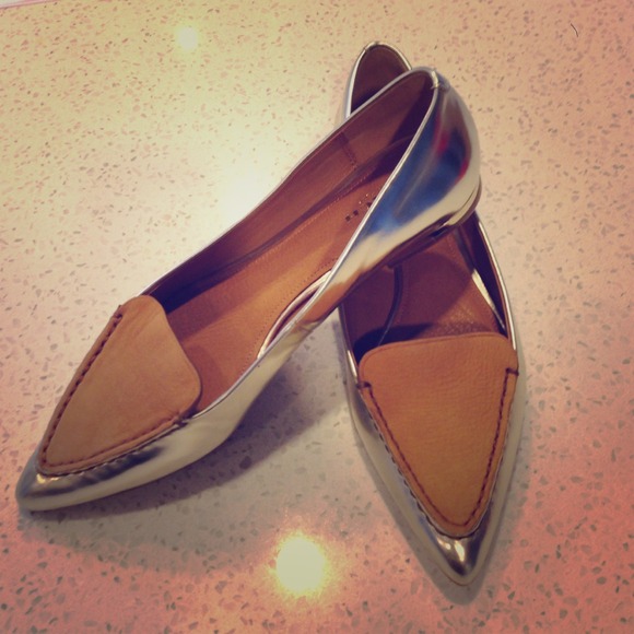 Coach Shoes - ⚡️SALE⚡️🆕LISTING! COACH Metallic and Suede flat