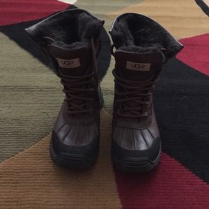 100% authentic UGG Adirondack boot