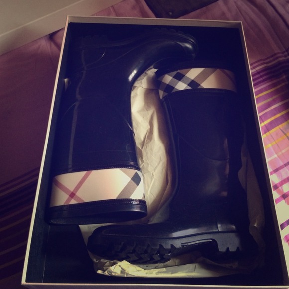 Burberry Boots - Re-poshing authentic burberry rainy boots