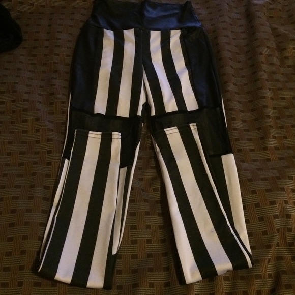 Black and white strip Leggins