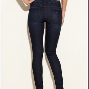 Guess size 27 short jeans