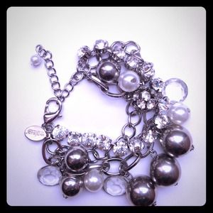 WHITE HOUSE BLACK MARKET BRACELET