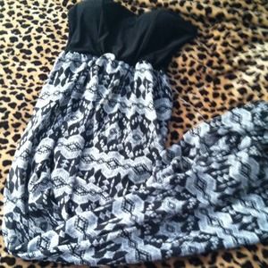 Sweetheart strapless maxi dress