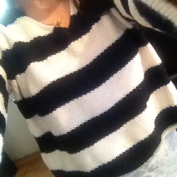 Knit sweater - Picture 4 of 4