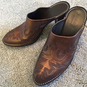 Donald J Pliner mules