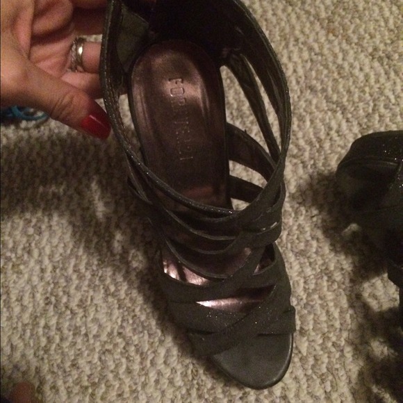 Forever 21 platform high heels - Picture 3 of 3