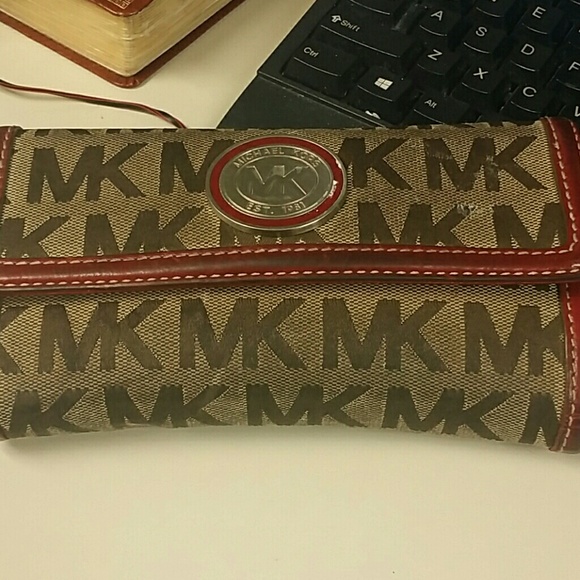 Michael kors wallet
