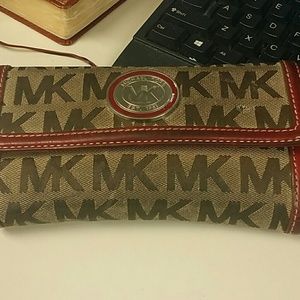 Michael kors wallet