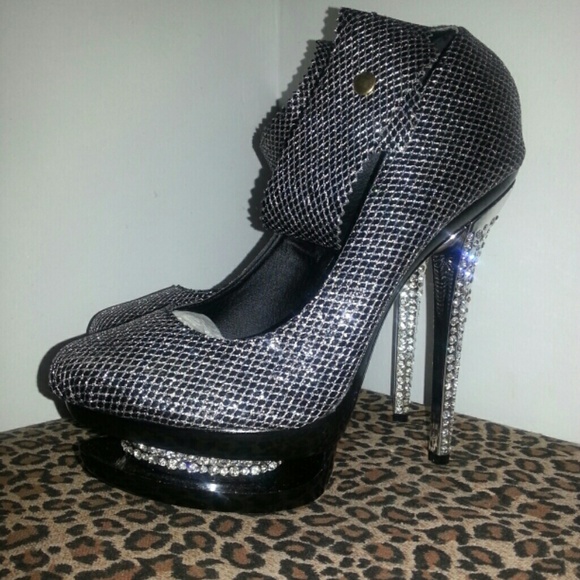 Shoes - Rhinestone Heel Run Small