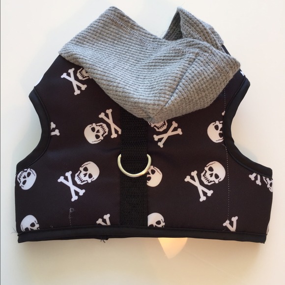 ❌SOLD❌ Petco Skull and Crossbones Dog Vest/Hoodie