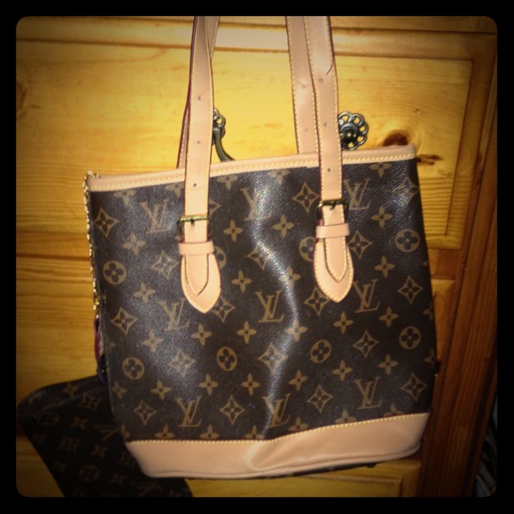 Louis Vuitton bucket bag with make-up purse