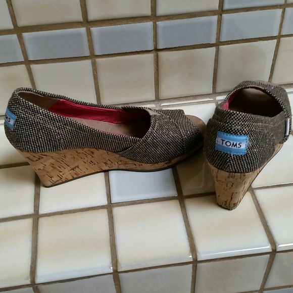 Tom's wedges
