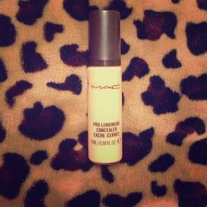 MAC Pro Longwear concealer cache-cernes.