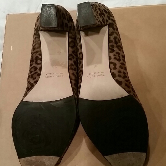 Heels - Picture 2 of 3