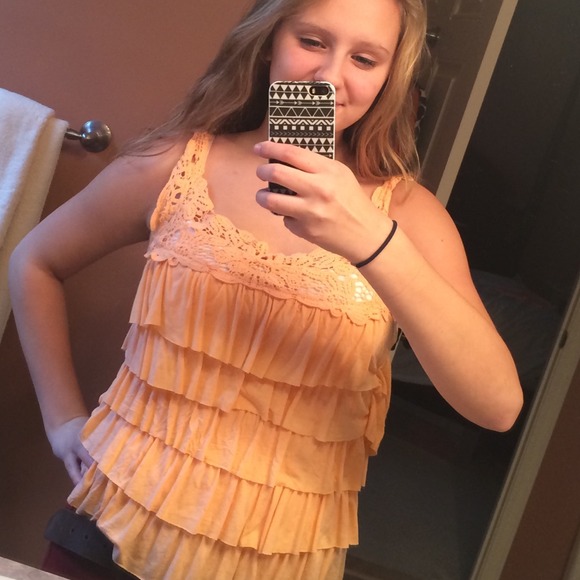 Rue 21 peach tank top with ruffles - Picture 4 of 4