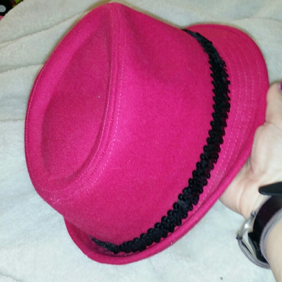🚫SOLD🚫Magenta Fedora