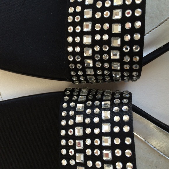 Black Rhinestone Pumps - Picture 4 of 4